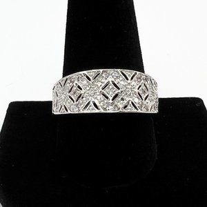Silver Tone Geometric Pattern Ring
